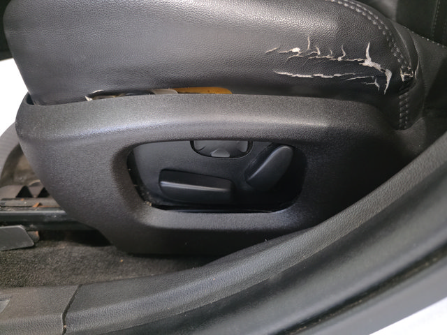 Used 2016 Lincoln MKS FWD image 13