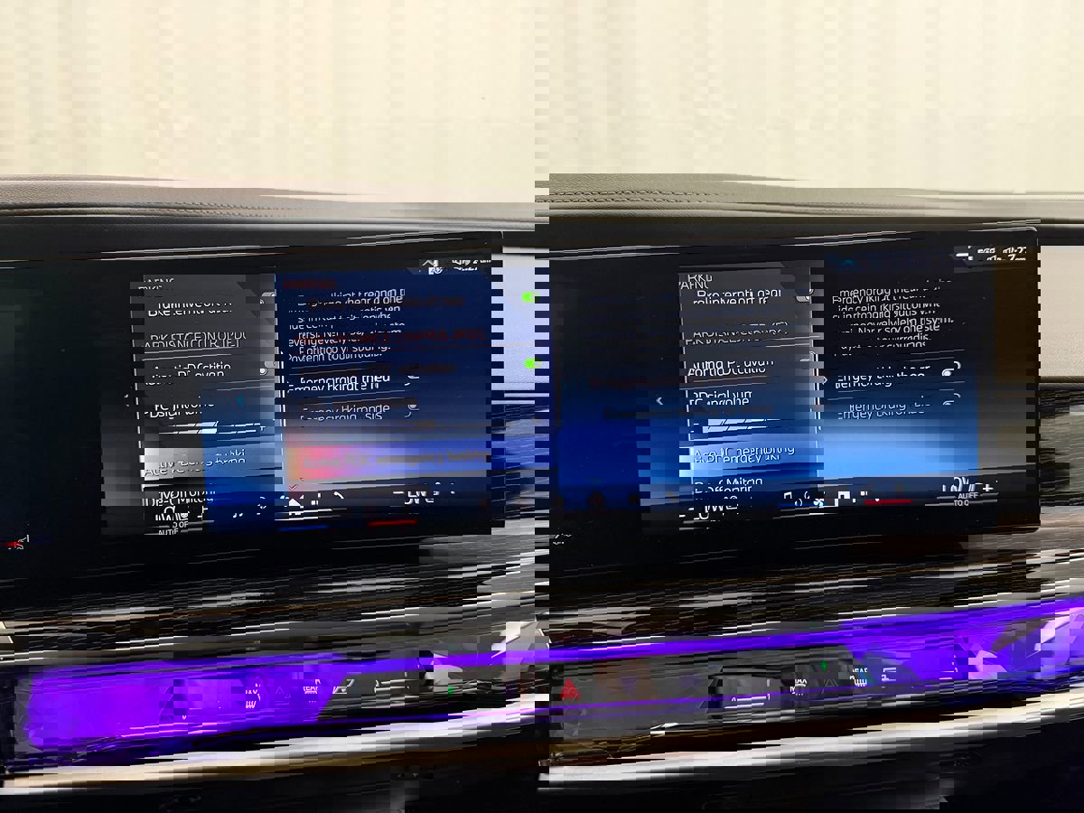 Used 2025 BMW 740i xDrive image 38