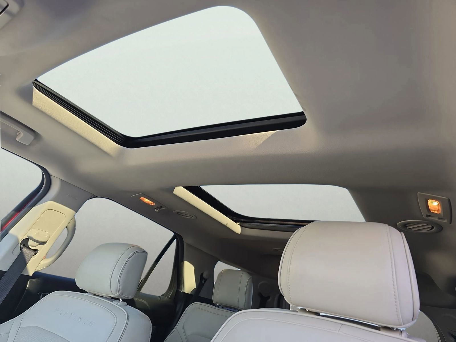 Used 2016 Ford Explorer Platinum image 15