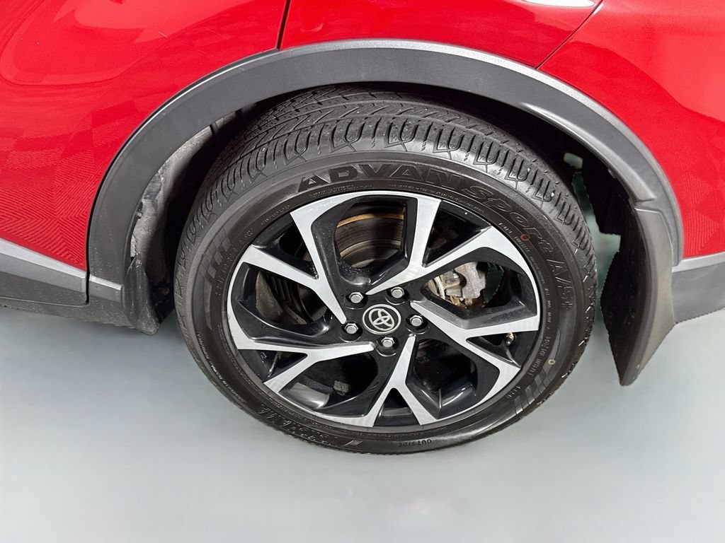 Certified 2021 Toyota C-HR XLE FWD image 31