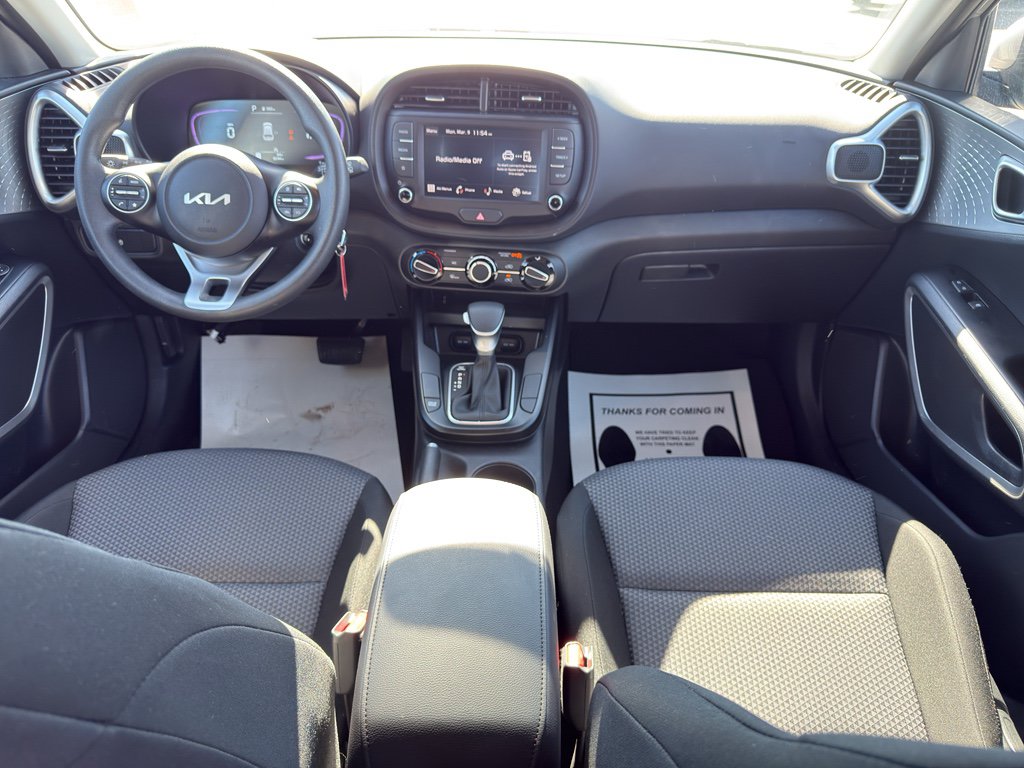 Used 2025 Kia Soul LX FWD image 16