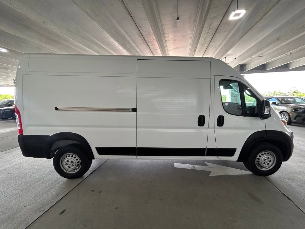 Used 2025 RAM ProMaster 2500 w/ Convenience Group image 4