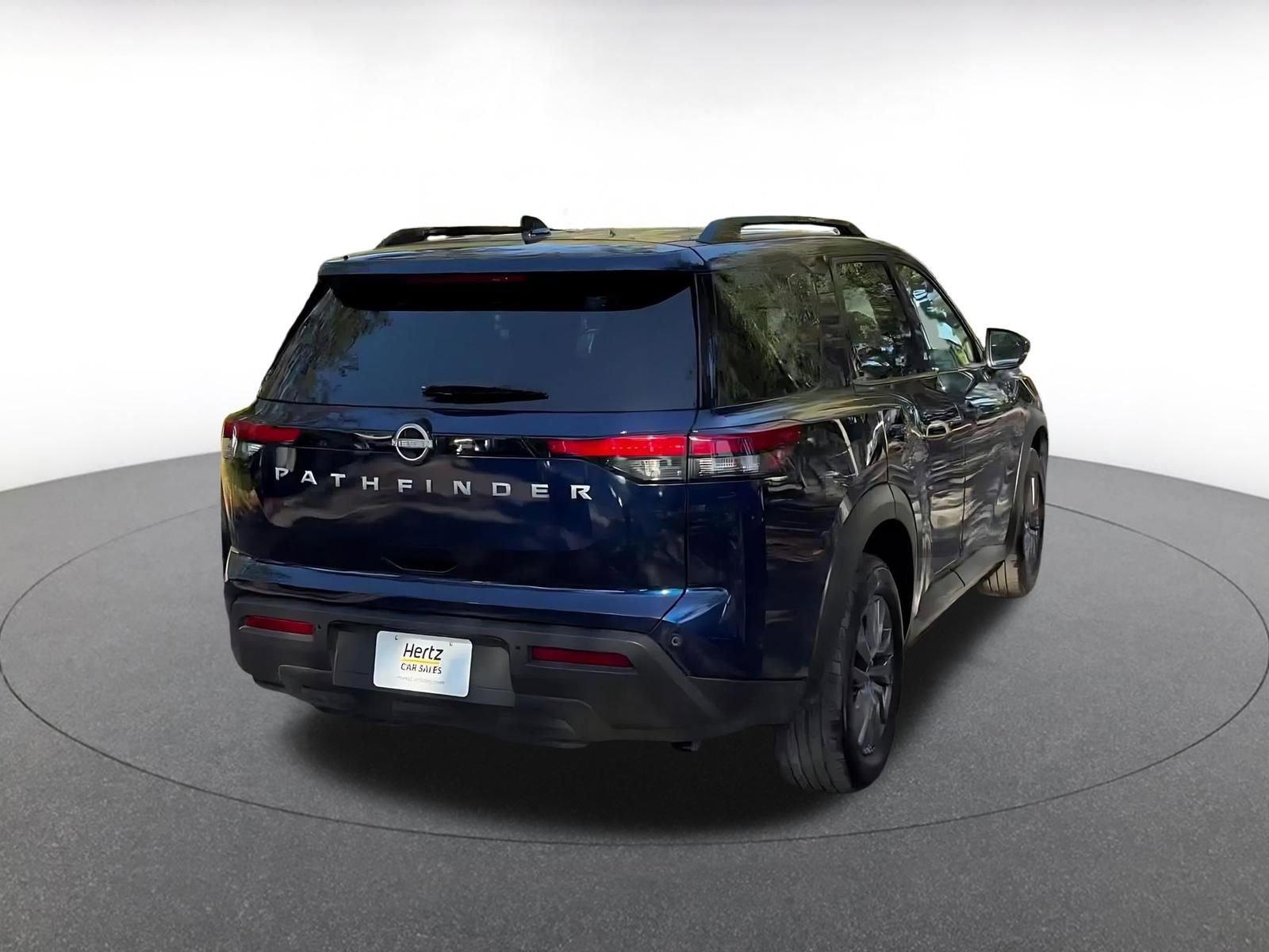 Used 2025 Nissan Pathfinder SV image 14