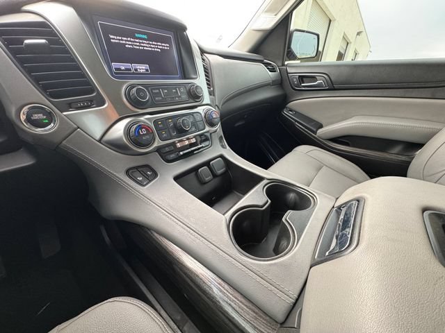 Used 2017 Chevrolet Suburban LT w/ Luxury Package RWD image 10