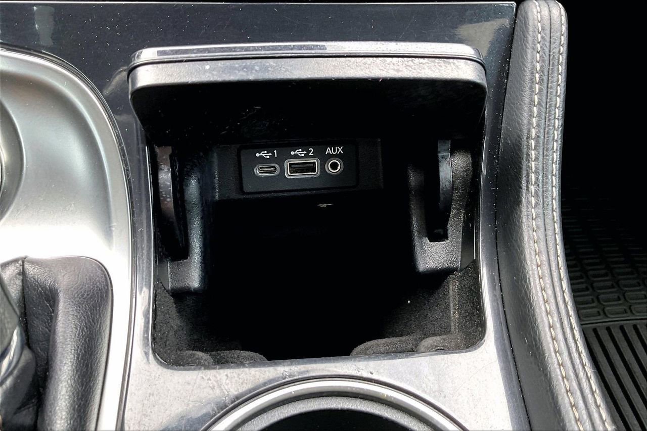 Used 2021 Nissan Maxima 3.5 SV w/ Floor Mat Group FWD image 17