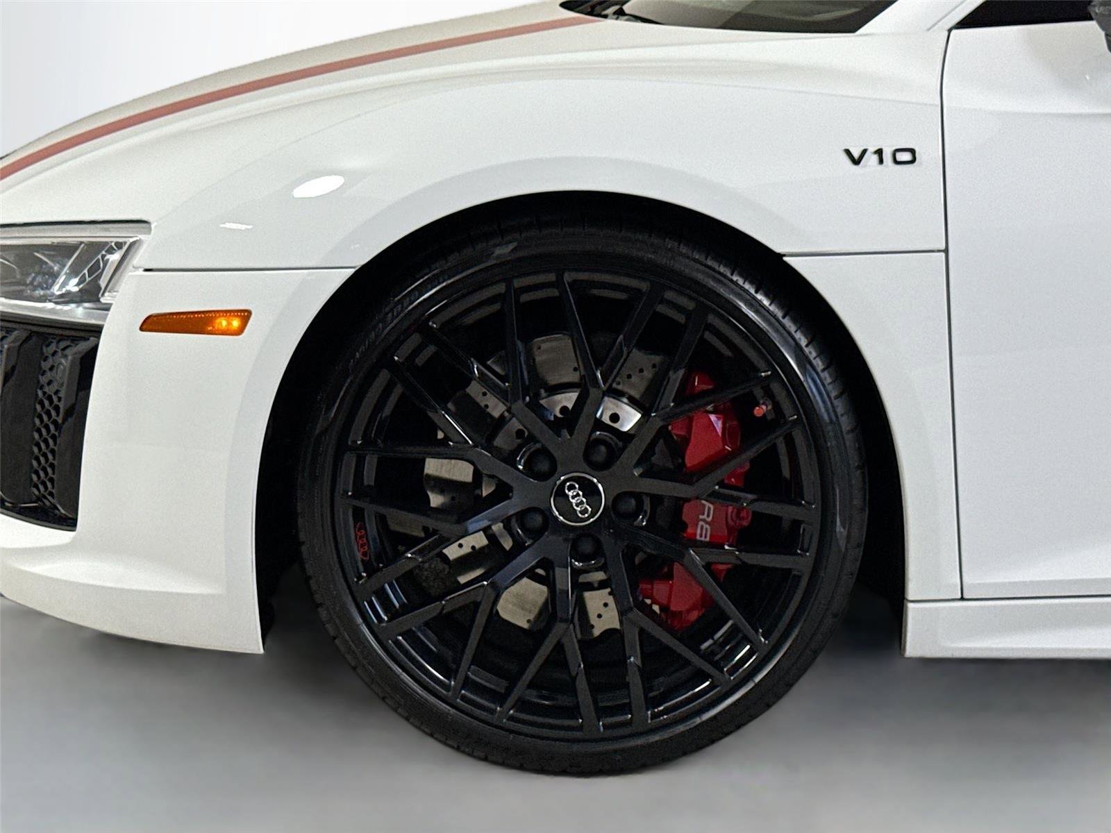 Used 2018 Audi R8 V10 w/ Premium Package image 39