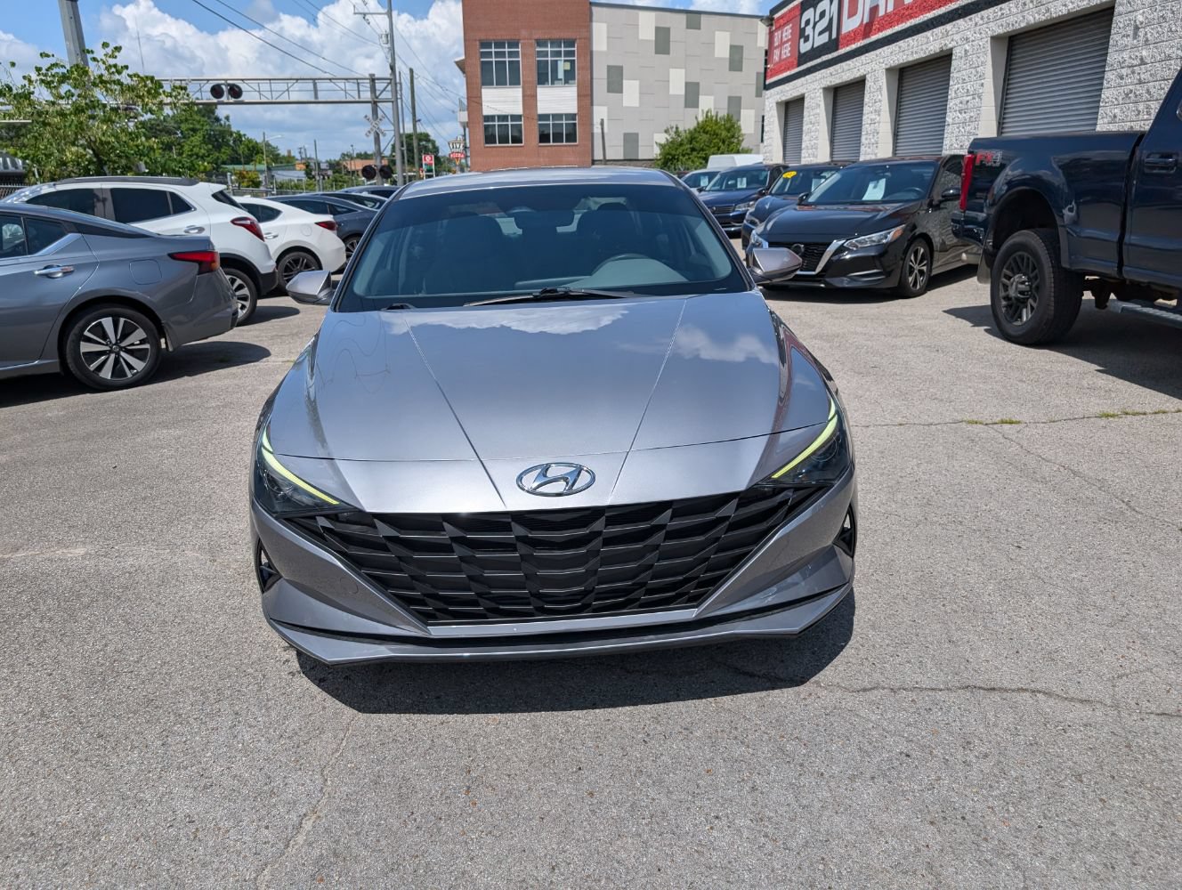 Used 2023 Hyundai Elantra SEL w/ Cargo Package FWD image 4