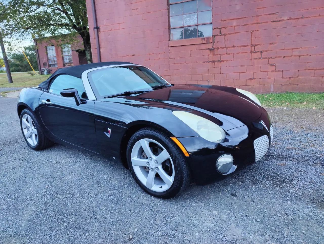 Used 2006 Pontiac Solstice Convertible w/ Power Package image 1
