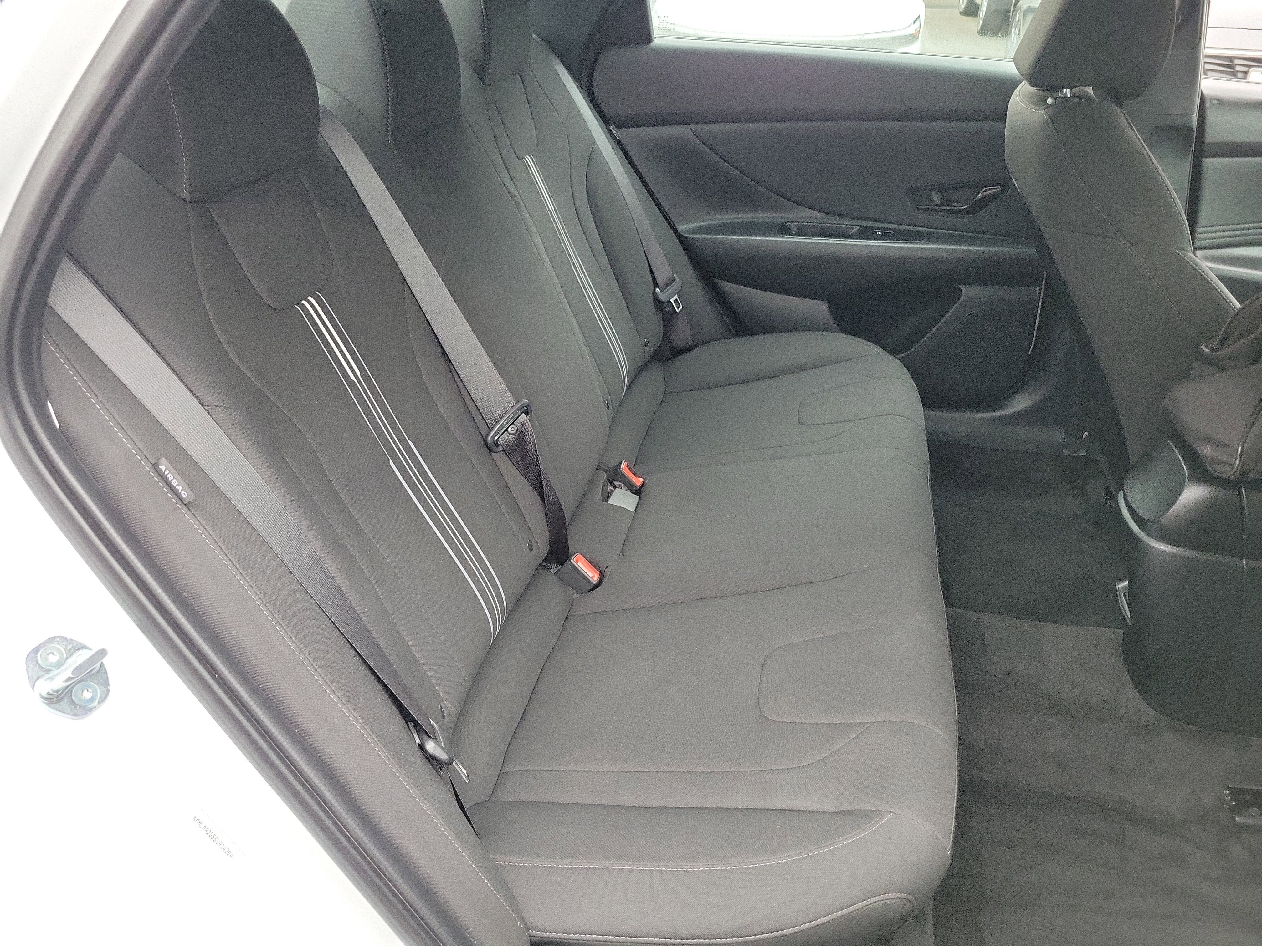 Certified 2025 Hyundai Elantra Sport w/ Cargo Package image 20