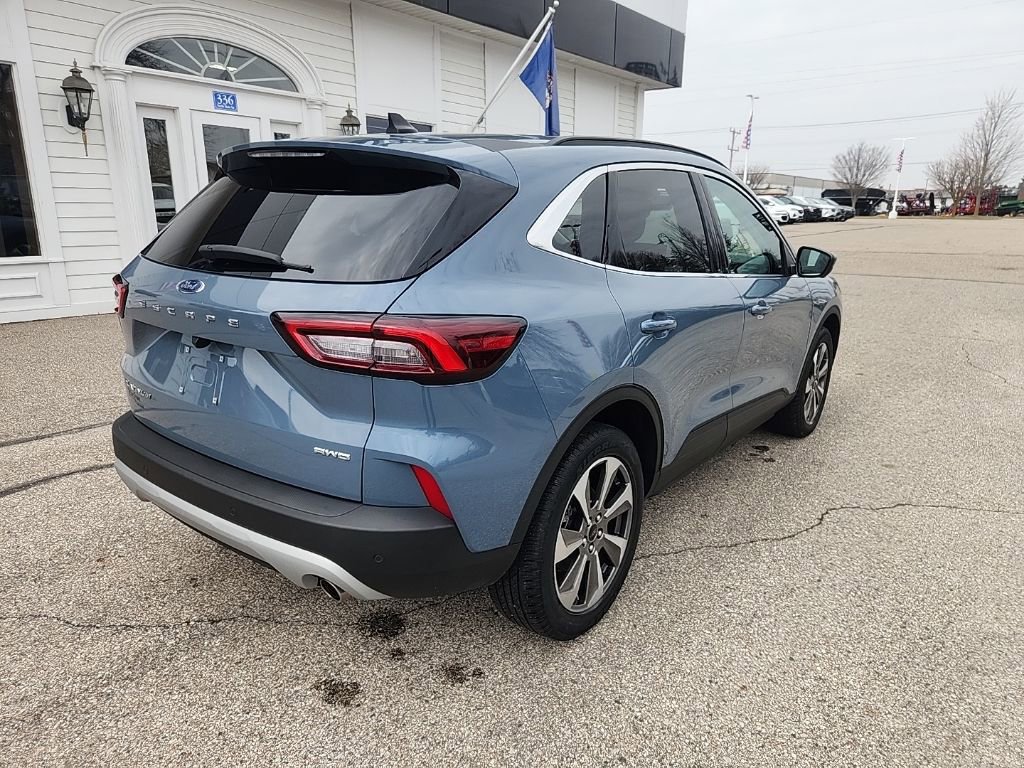 Used 2024 Ford Escape Platinum AWD/4WD image 5