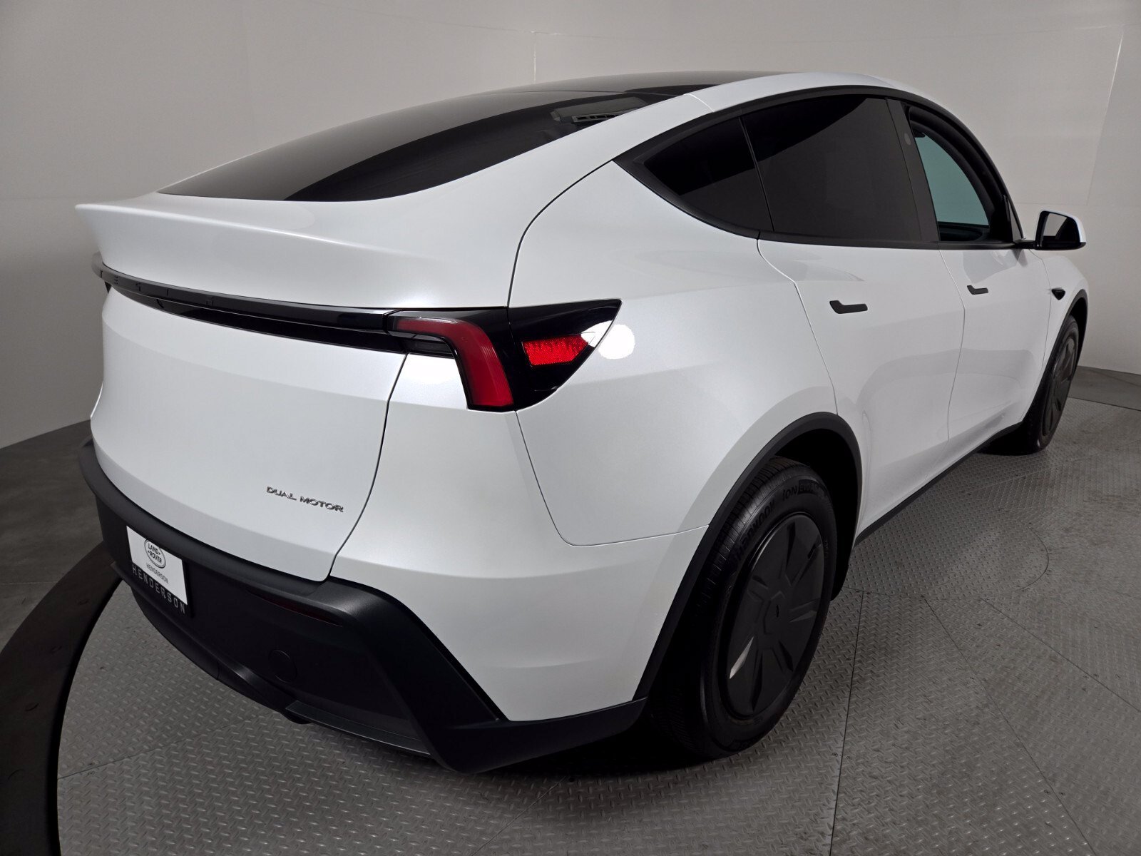 Used 2026 Tesla Model Y AWD image 5