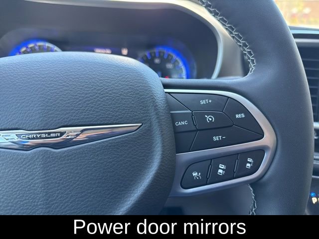 Used 2022 Chrysler Pacifica Touring-L AWD/4WD image 27