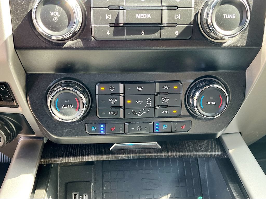 Used 2021 Ford F250 Lariat w/ Lariat Ultimate Package AWD/4WD image 16