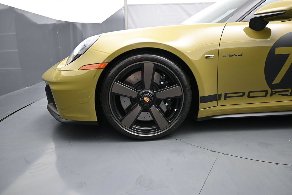 Certified 2026 Porsche 911 GTS RWD image 7