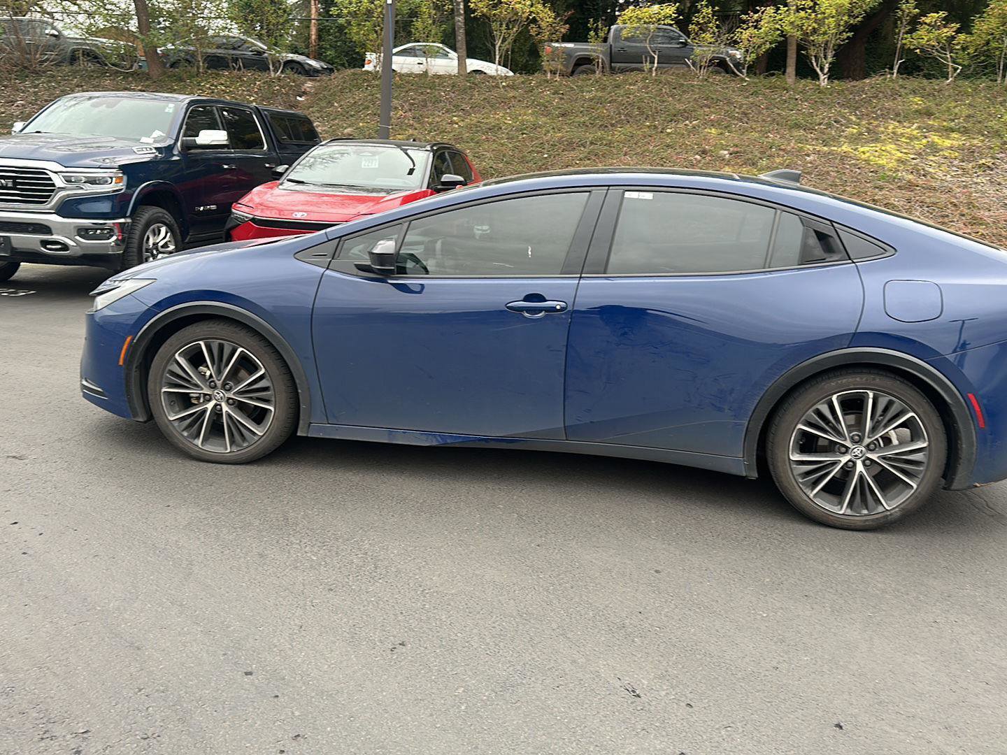 Used 2024 Toyota Prius XLE image 6