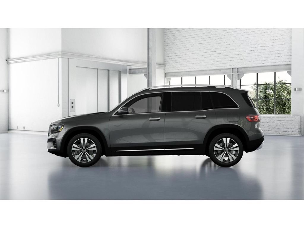 Used 2026 Mercedes-Benz GLB 250 4MATIC image 34