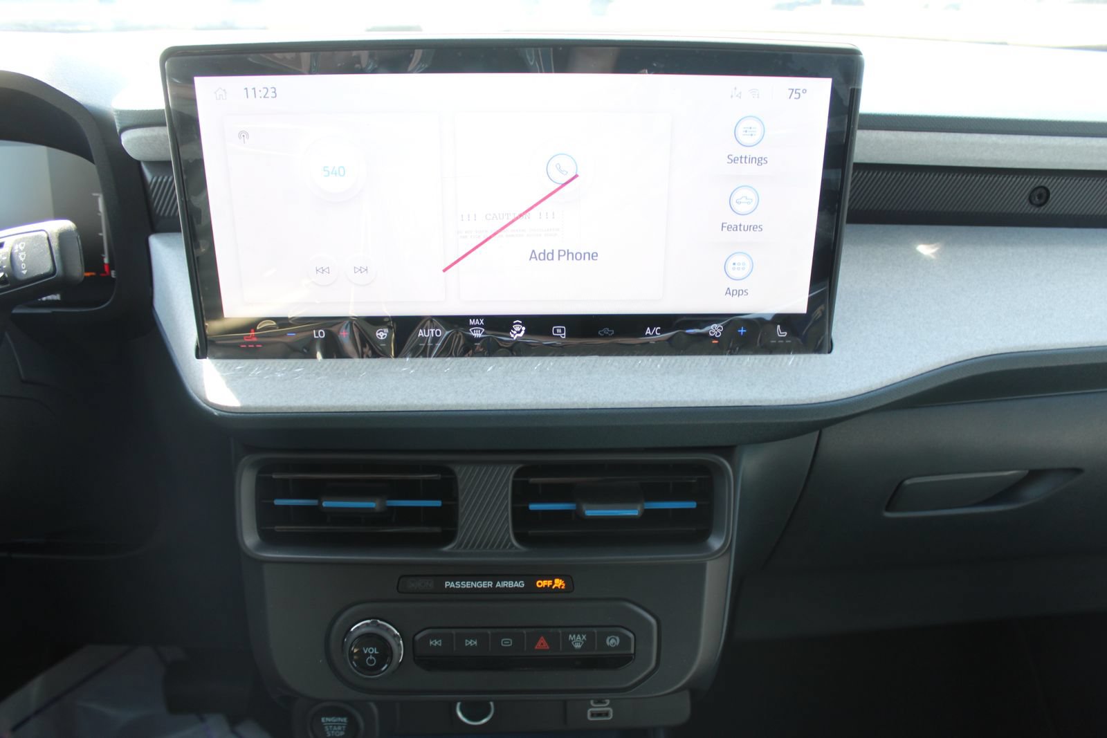 New 2025 Ford Maverick XLT w/ XLT Luxury Package FWD image 39