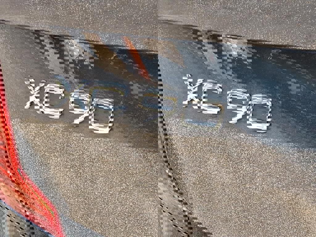 Used 2023 Volvo XC90 B5 Plus w/ Protection Package Premier image 5