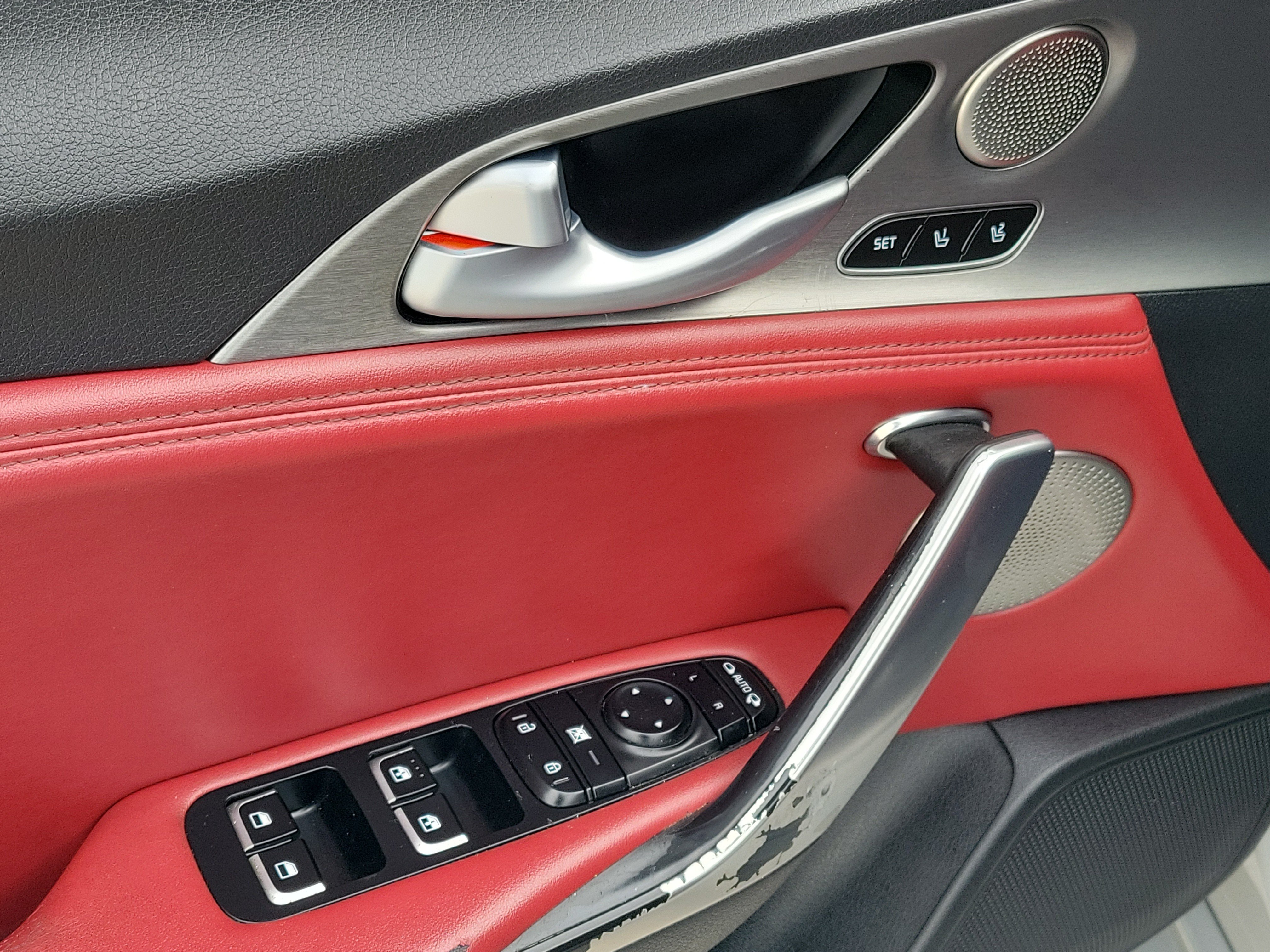 Used 2020 Kia Stinger GT1 RWD image 24