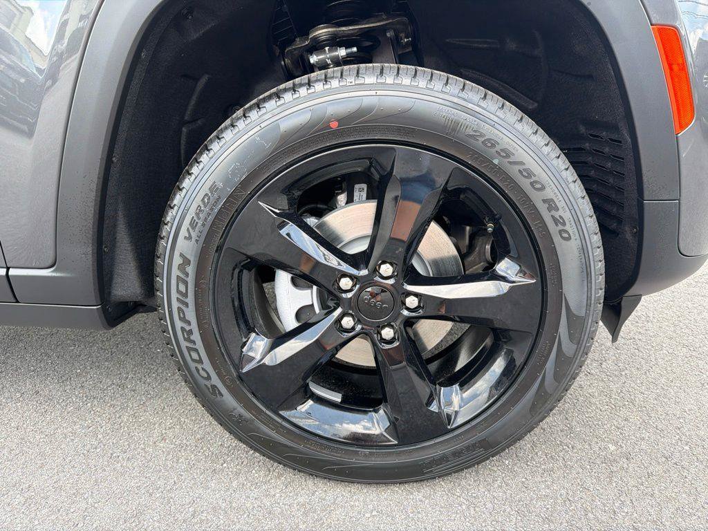 New 2026 Jeep Grand Cherokee Limited w/ Limited Altitude Package RWD image 14