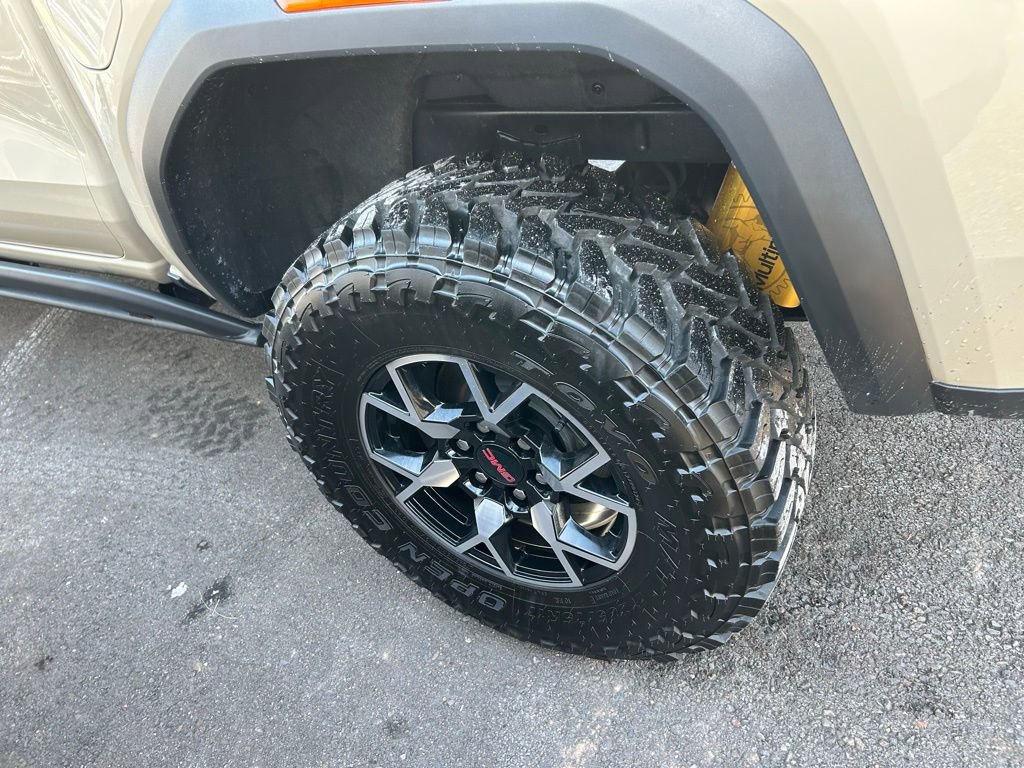 Used 2023 GMC Canyon AT4X image 34