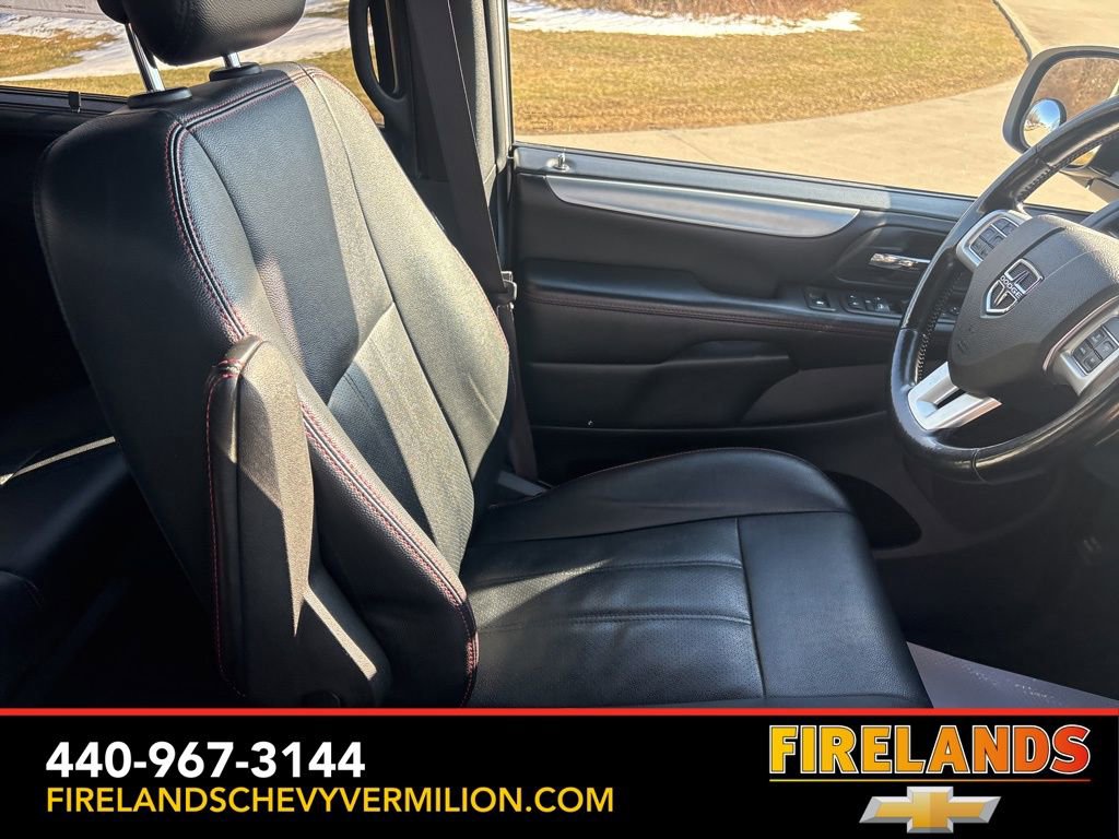 Used 2019 Dodge Grand Caravan GT image 28