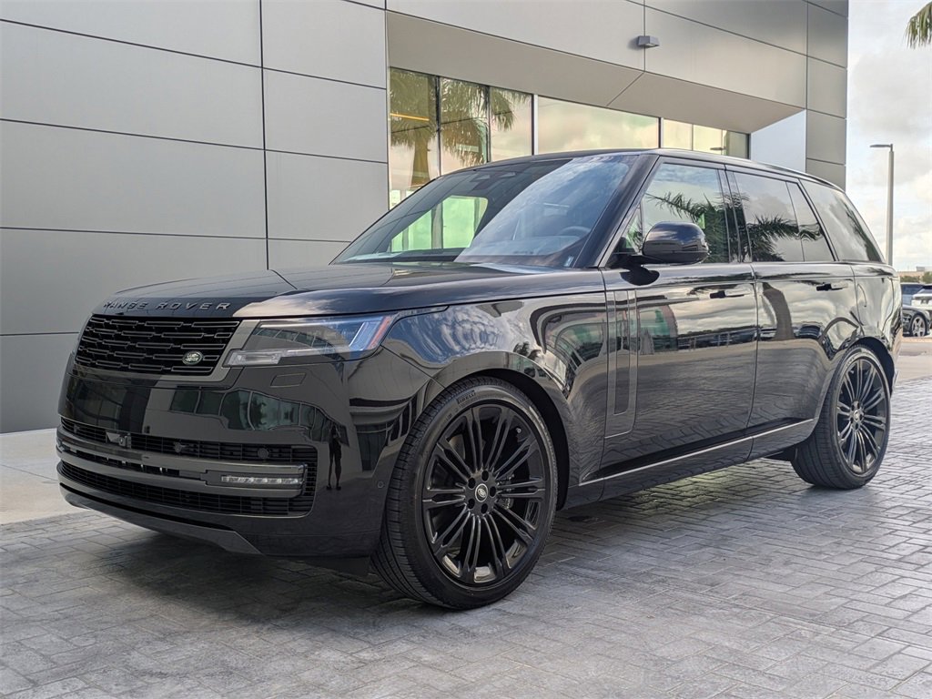 New 2025 Land Rover Range Rover SE