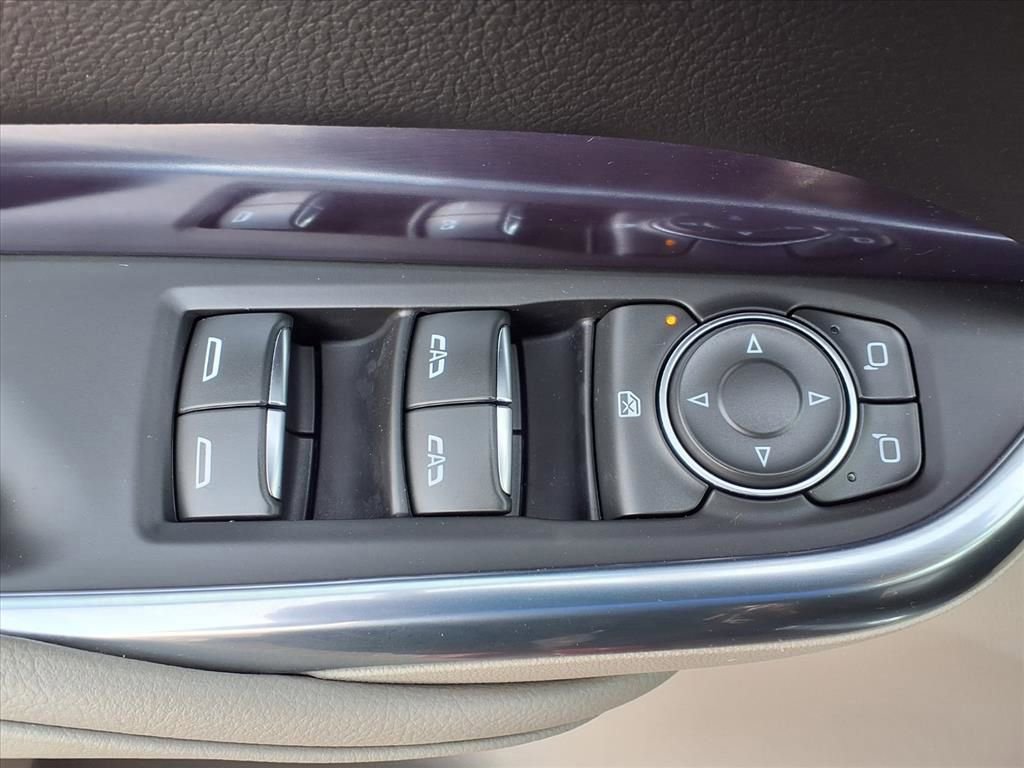 Used 2023 Cadillac XT4 Luxury FWD image 11