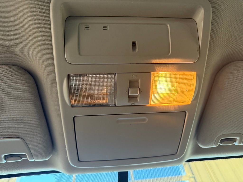 Used 2018 Nissan Titan SV AWD/4WD image 24