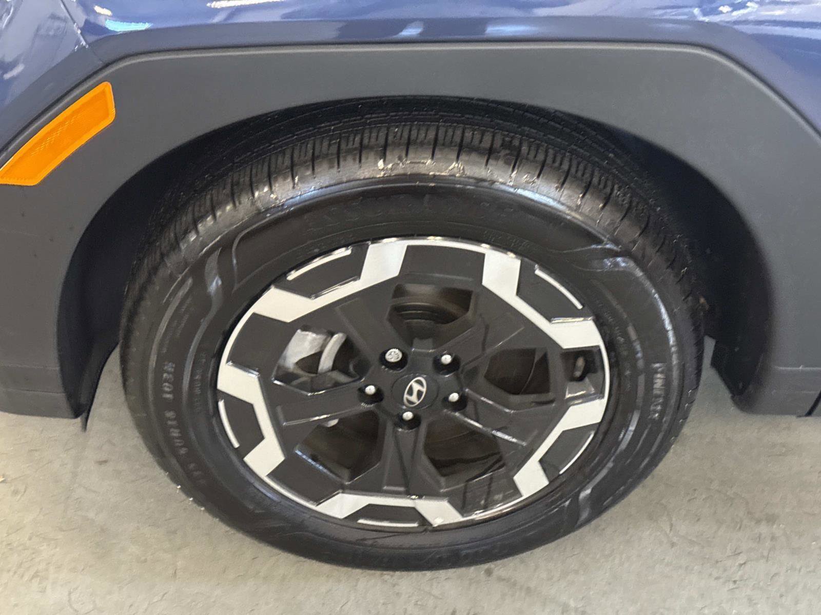 Certified 2025 Hyundai Santa Fe SEL image 9