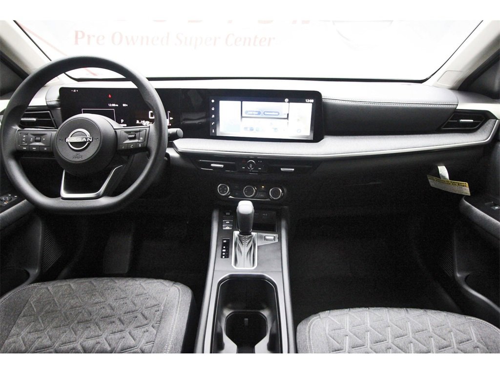 Used 2025 Nissan Kicks SV image 7