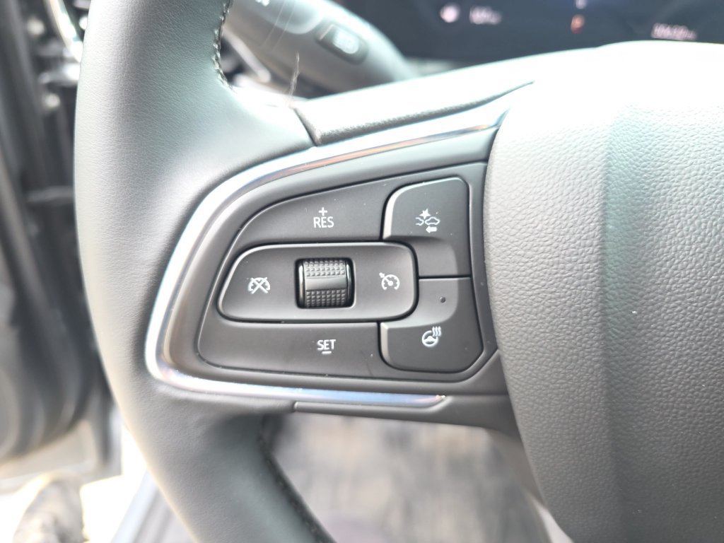 Used 2024 Buick Envista Sport Touring w/ Convenience I Package FWD image 18