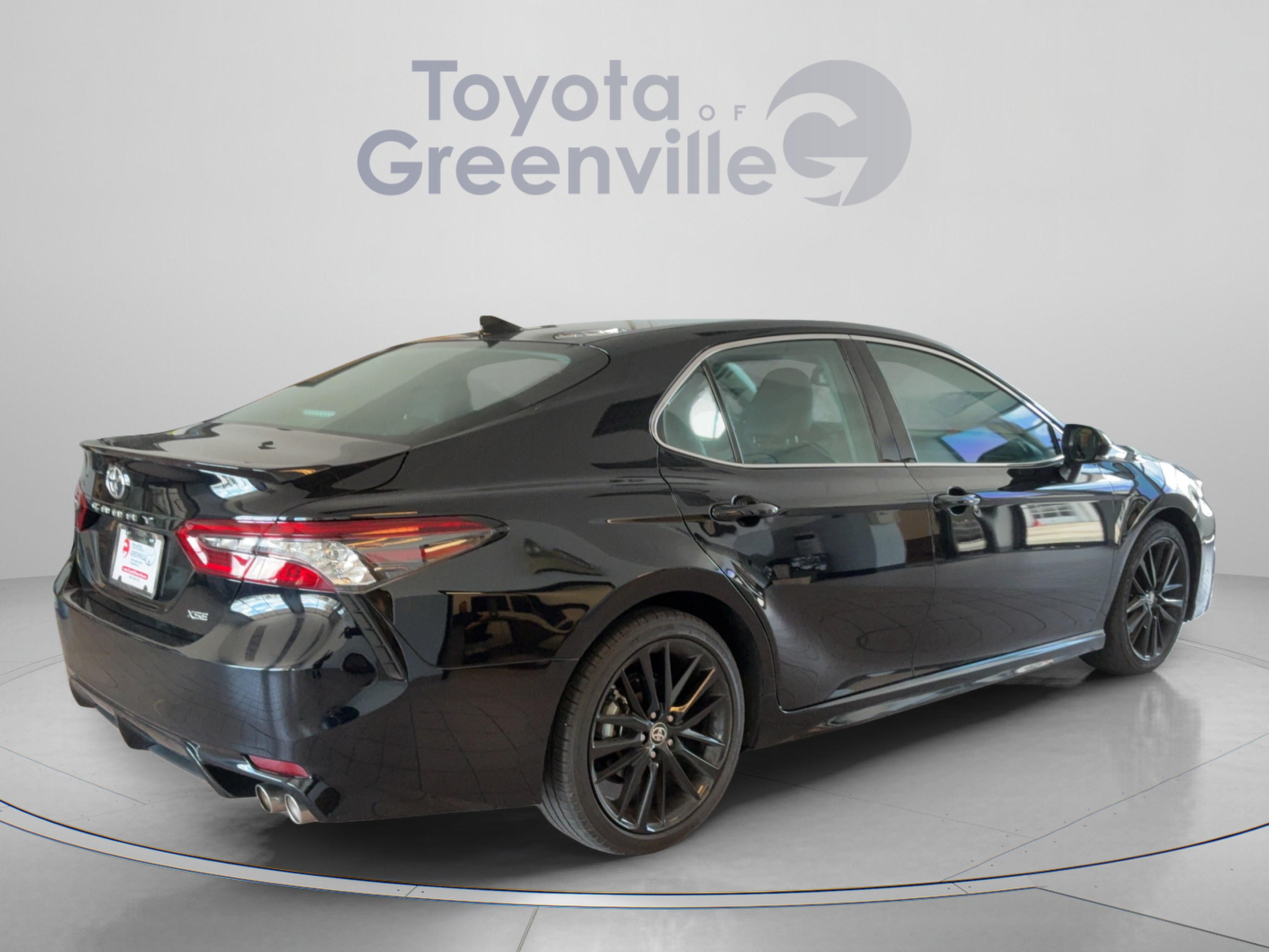 Used 2024 Toyota Camry XSE FWD image 6