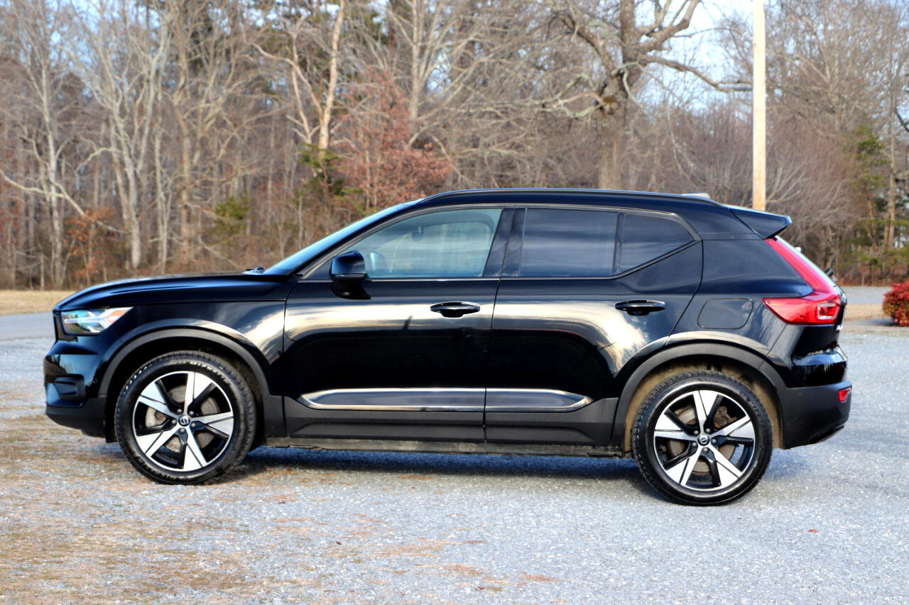 Used 2022 Volvo XC40 P8 Recharge Plus image 37