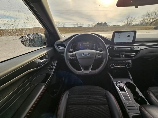 Used 2025 Ford Escape ST-Line image 13
