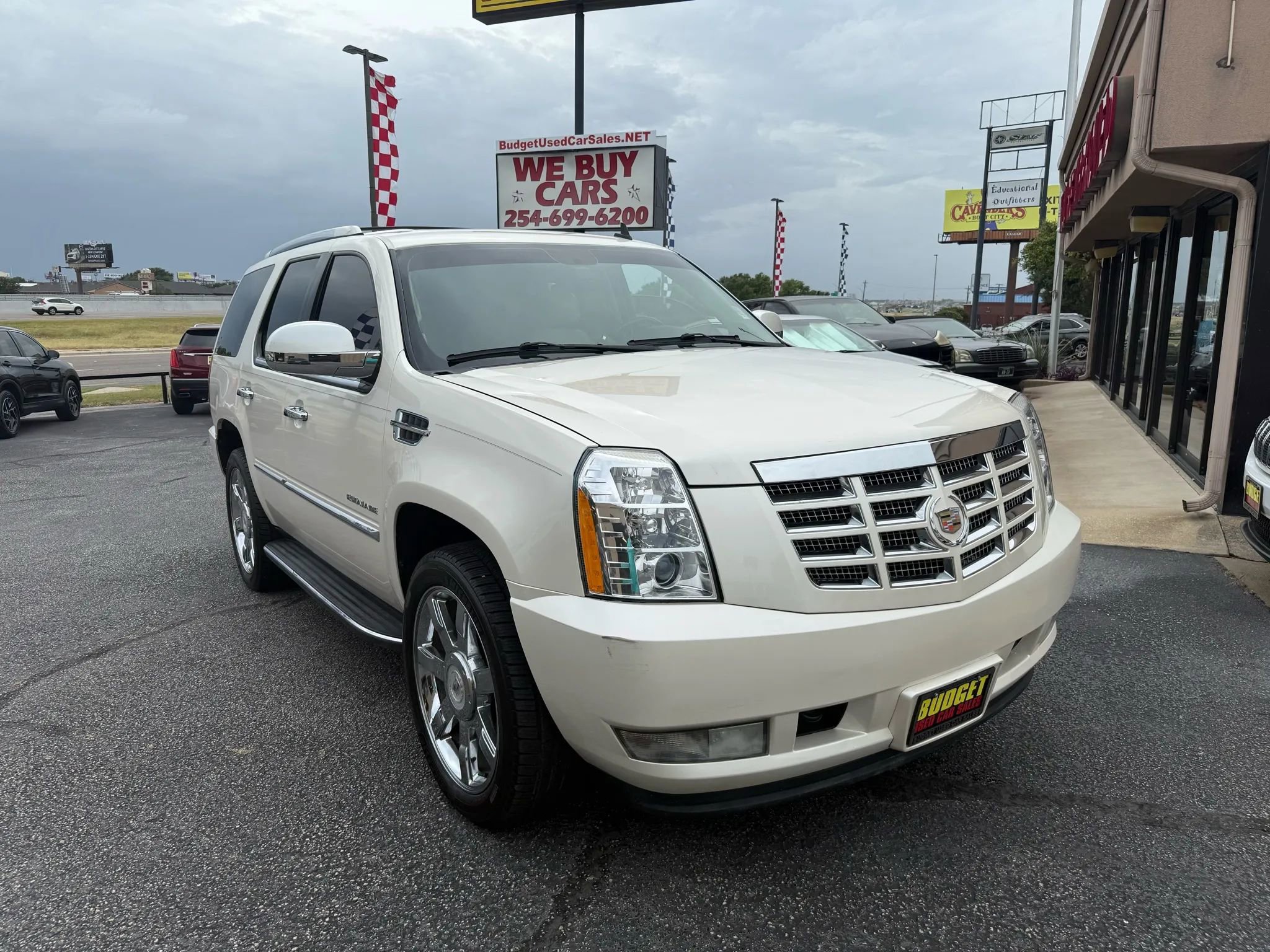 Used 2012 Cadillac Escalade Luxury w/ Livery Package image 3