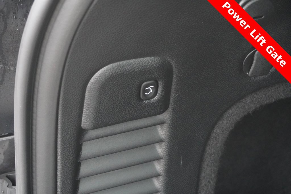 Used 2020 Jeep Grand Cherokee SRT image 9