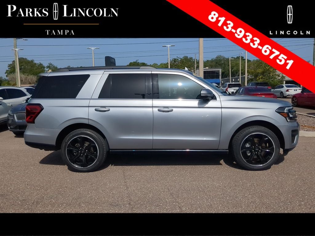 Used 2023 Ford Expedition Limited RWD image 3