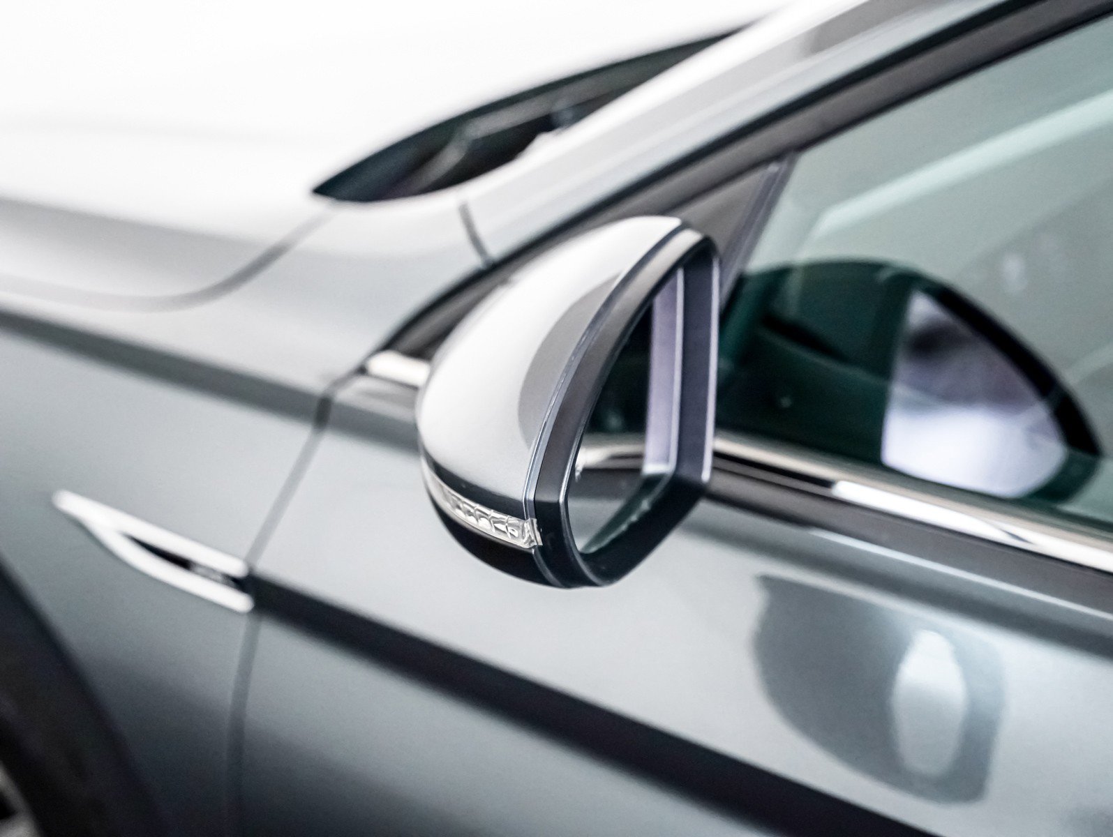 Used 2019 Volkswagen Jetta SEL Premium image 25