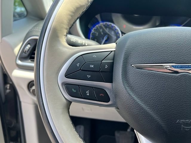 Used 2018 Chrysler Pacifica Limited FWD image 14