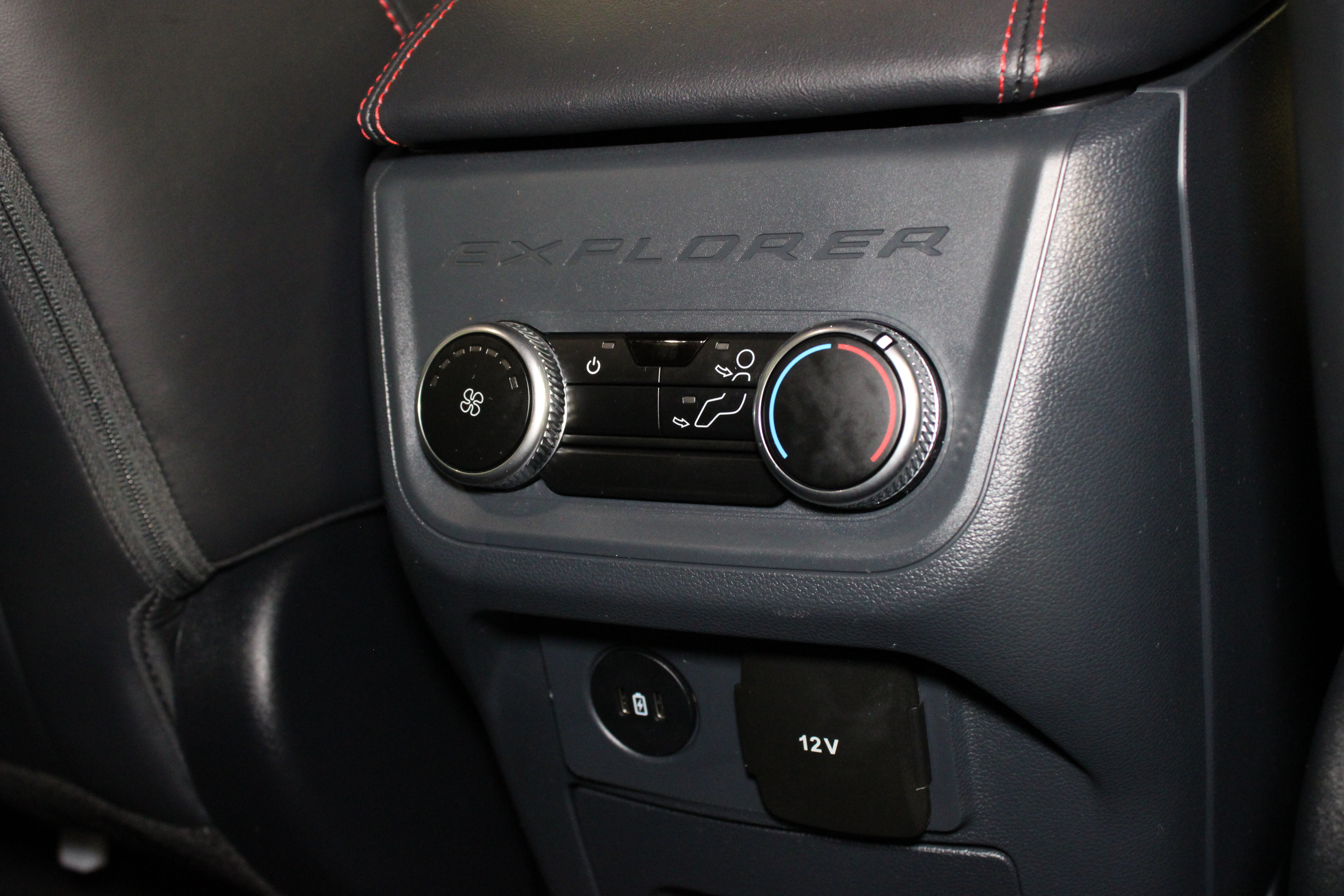 Used 2025 Ford Explorer ST-Line AWD/4WD image 19