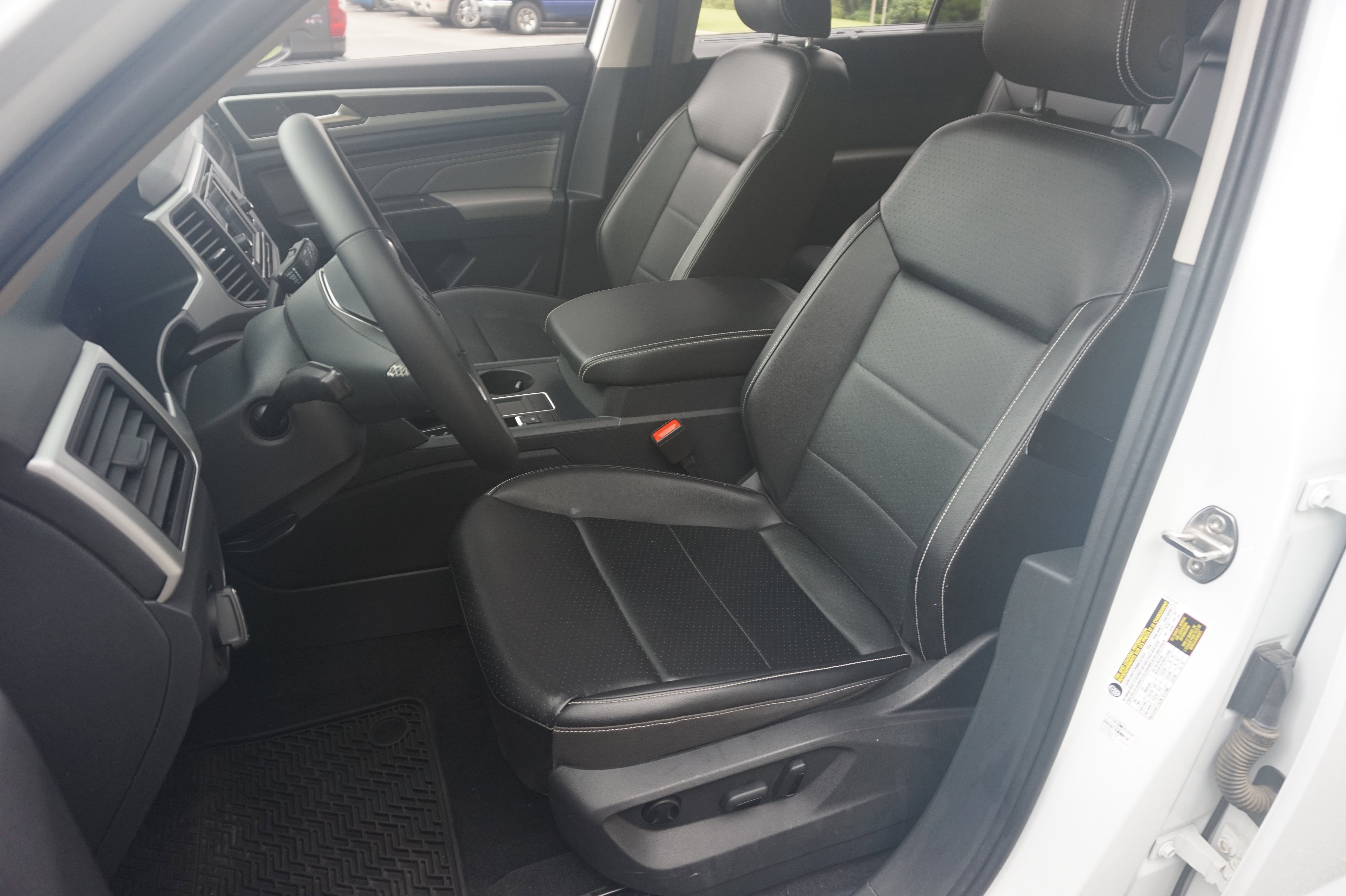 Used 2022 Volkswagen Atlas SE image 16