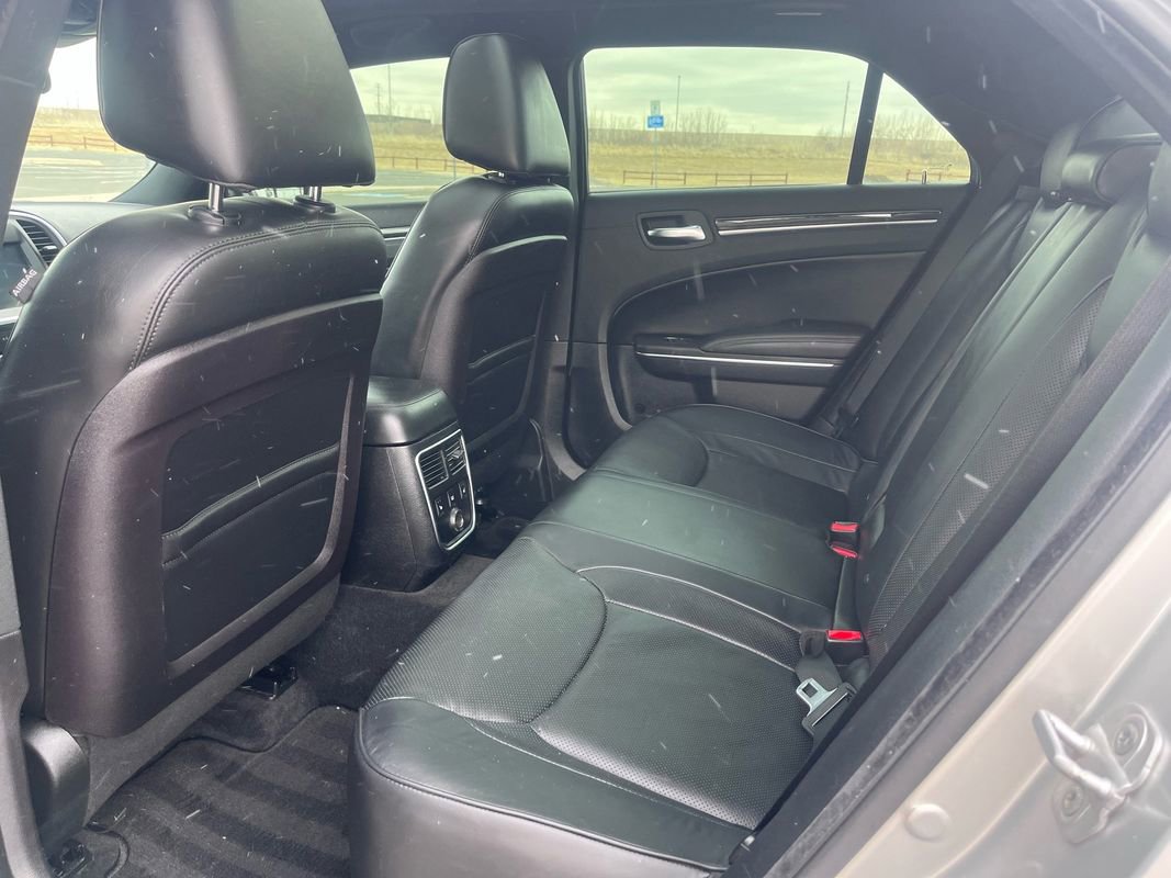 Used 2012 Chrysler 300 C image 21