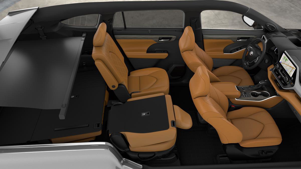 New 2026 Toyota Highlander Platinum image 8
