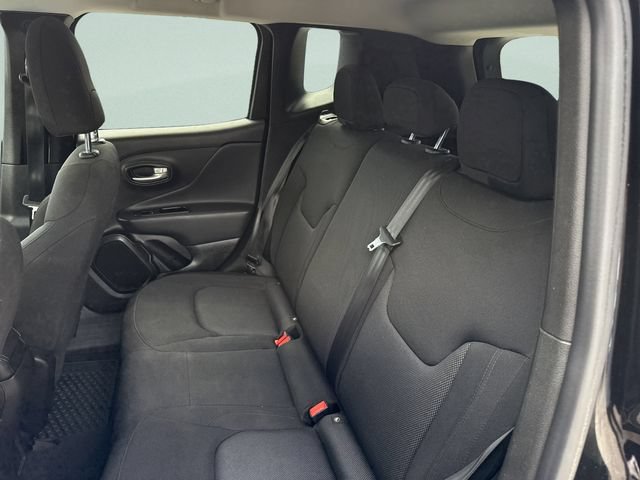 Certified 2023 Jeep Renegade Latitude AWD/4WD image 19