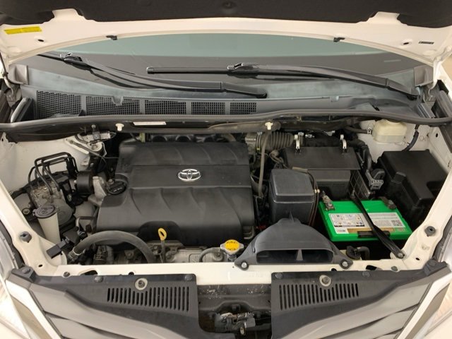 Used 2014 Toyota Sienna XLE image 44
