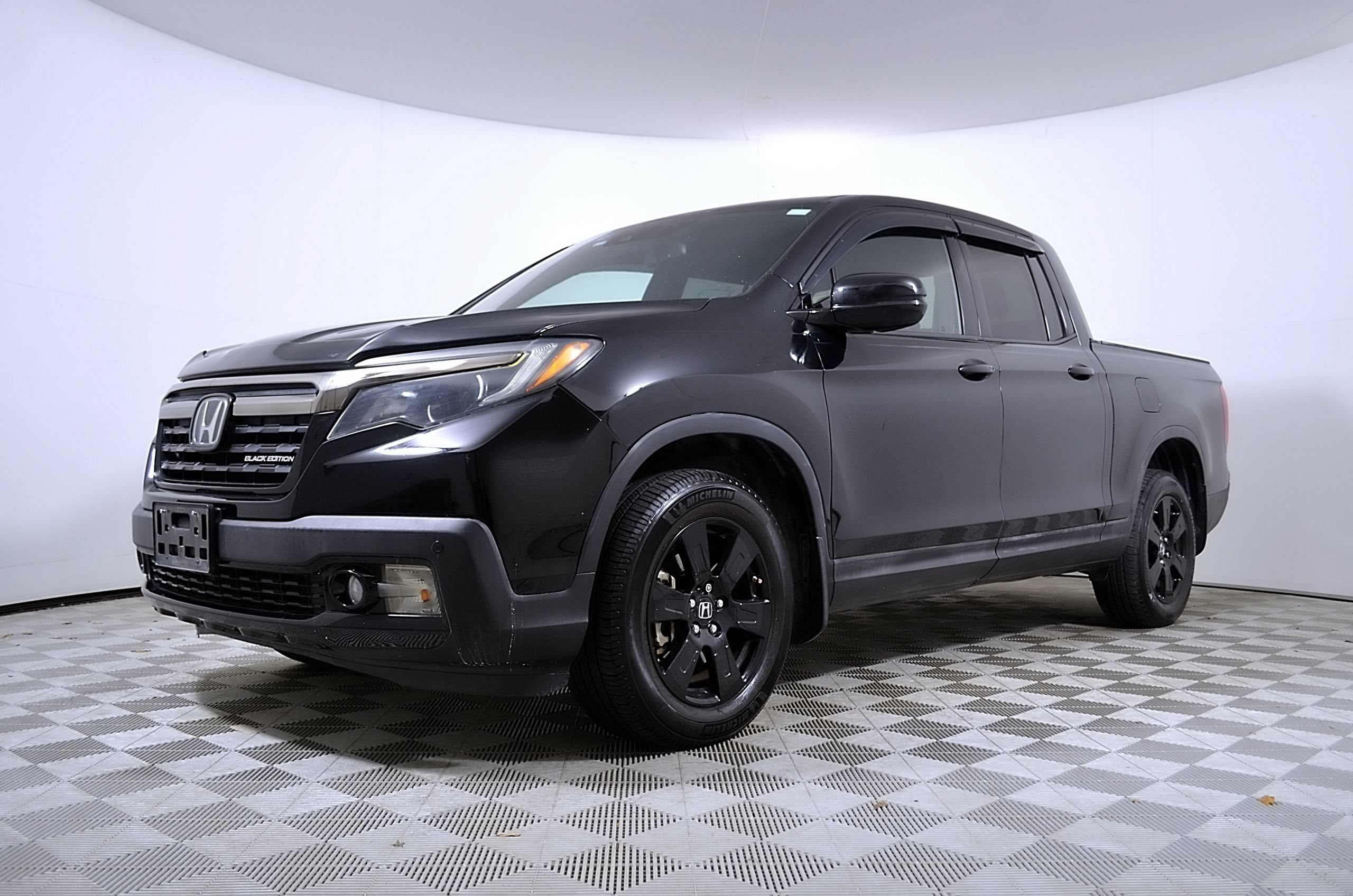 Used 2017 Honda Ridgeline Black Edition image 2