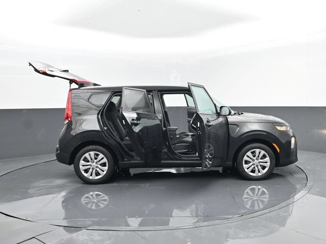 Used 2022 Kia Soul LX FWD image 27