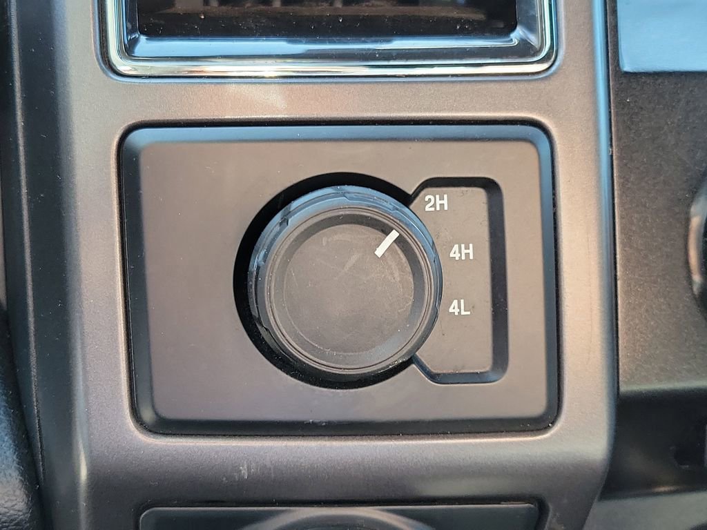 Used 2017 Ford F150 XLT w/ Equipment Group 302A Luxury AWD/4WD image 32