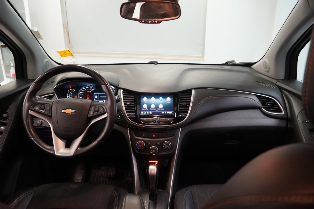 Used 2020 Chevrolet Trax LT w/ Driver Confidence Package FWD image 18